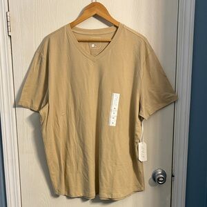 STYLUS Men's Tan V-Neck Short Sleeve Tee
